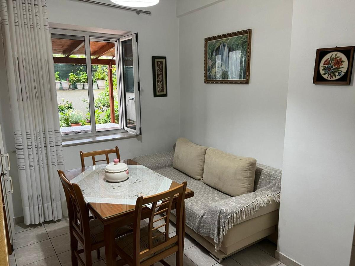 Goni Guest House Saranda Extérieur photo