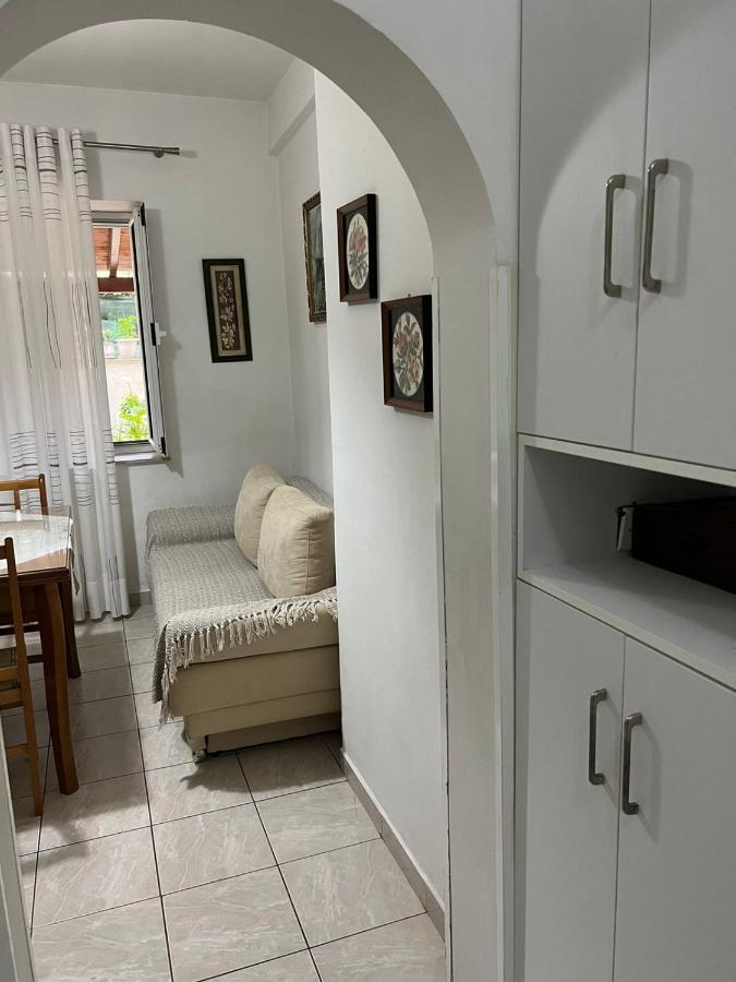 Goni Guest House Saranda Extérieur photo