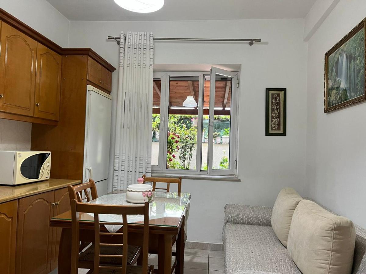 Goni Guest House Saranda Extérieur photo