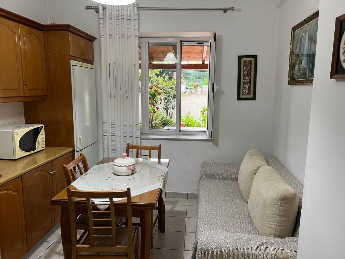 Goni Guest House Saranda Extérieur photo